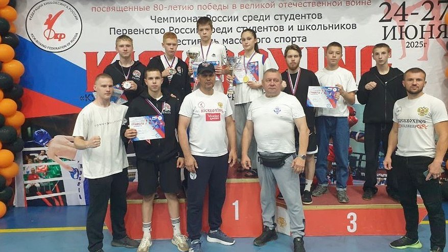 Главная картинка новости: Кикбоксеры Владимирской области вернулись из Нальчика с шестью медалями
