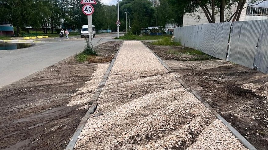 Главная картинка новости: В Гусь-Хрустальном начали обустраивать тротуары на Транспортной и Окружной улицах
