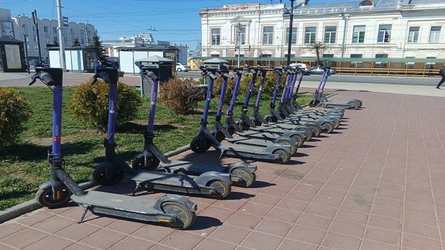 Главная картинка новости: Во Владимире ограничили работу прокатных электросамокатов