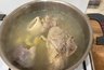 Миниатюра новости: Нужно ли сливать «первую воду» при варке мяса: ответ дал опытный шеф-повар – лучше запомните