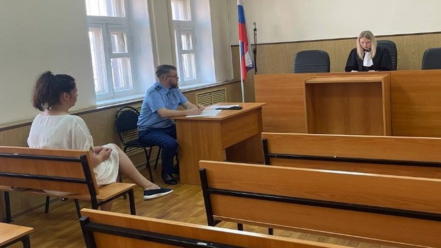 Главная картинка новости: Во Владимире суд обязал работодателя восстановить незаконно уволенную сотрудницу