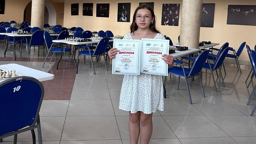 Главная картинка новости: Юная шахматистка из Владимира завоевала «бронзу» международного турнира в Костроме