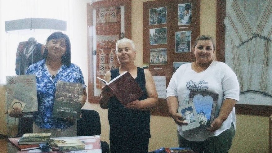 Главная картинка новости: Владимиро-Суздальский музей материально поддержал Приазовский краеведческий музей