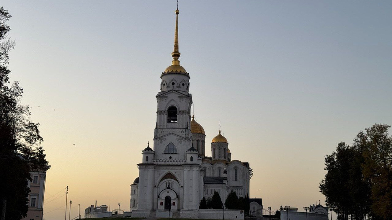 Главная картинка новости: Накануне юбилея "Золотого кольца" Авдеев обсудил развитие туризма и инфраструктуры с РЖД