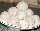 Покупаю крабовые палочки, сыр и чеснок — на стол ставлю особенные «Рафаэлки»: гости умоляют поделиться рецептом — лучшая закуска на праздничный стол