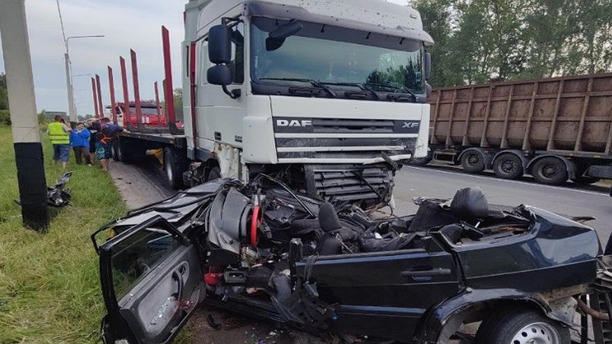 Главная картинка новости: В Суздальском районе на трассе «Золотое кольцо» в ДТП погибла семья с младенцем