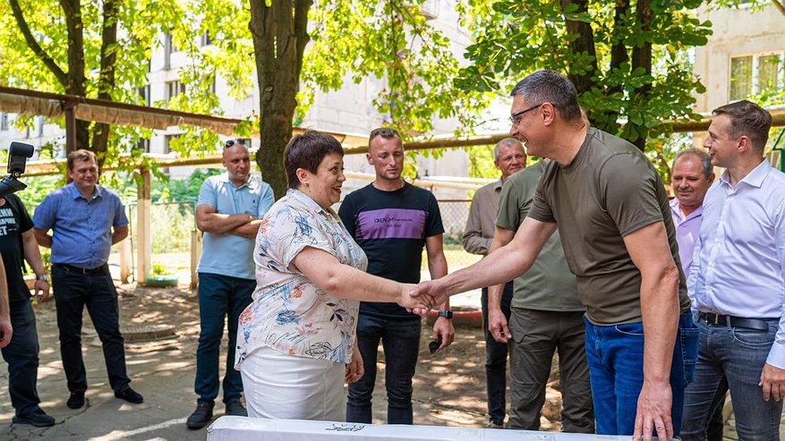 Главная картинка новости: Владимирская область оказывает поддержку детям Кировского