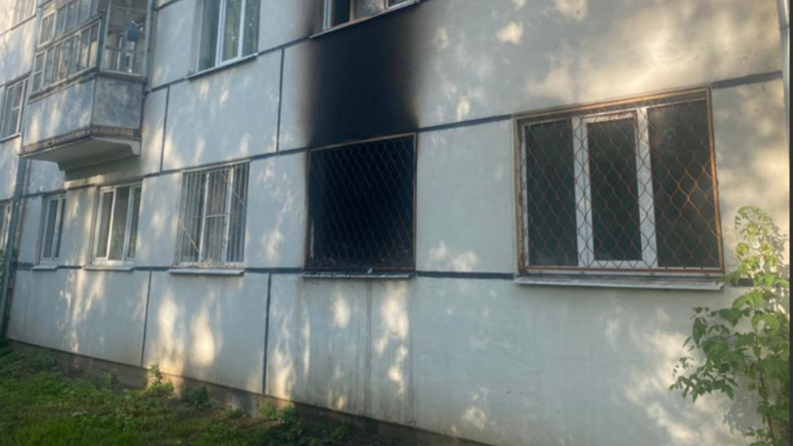 Главная картинка новости: Пожар в жилом доме на улице Гагарина в Александрове