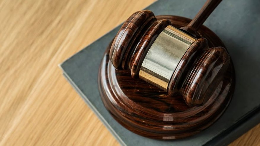 Главная картинка новости: Суд признал незаконной формулировку о добровольном уходе депутата из Совета Струнино