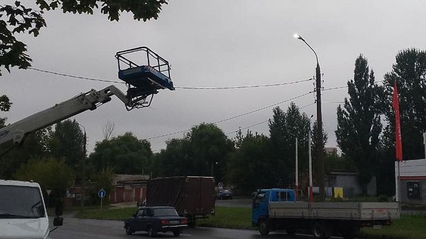 Главная картинка новости: Во Владимире ремонтники за сутки наладили освещение сразу на нескольких улицах
