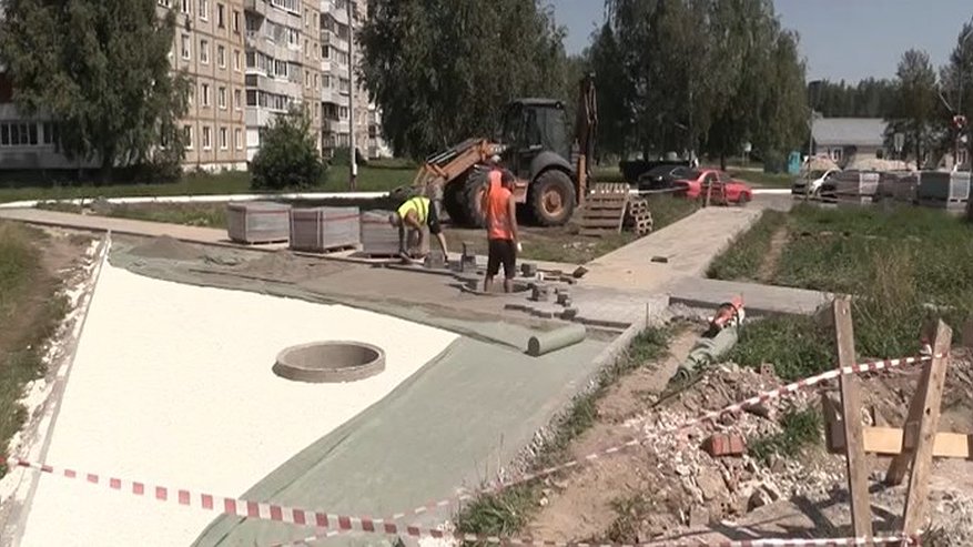 Главная картинка новости: Торговая площадь в Радужном станет частью зоны отдыха с цветами и скамейками