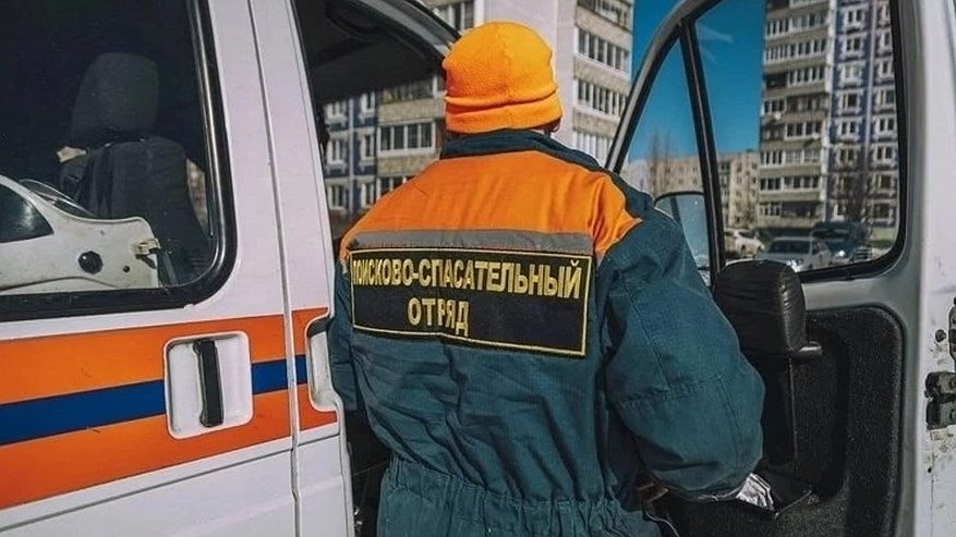 Главная картинка новости: Ковровские спасатели освободили ребёнка из случайно захлопнувшейся машины