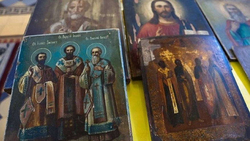Главная картинка новости: ВлГУ займётся реставрацией икон из Петро-Павловского кафедрального собора Луганска