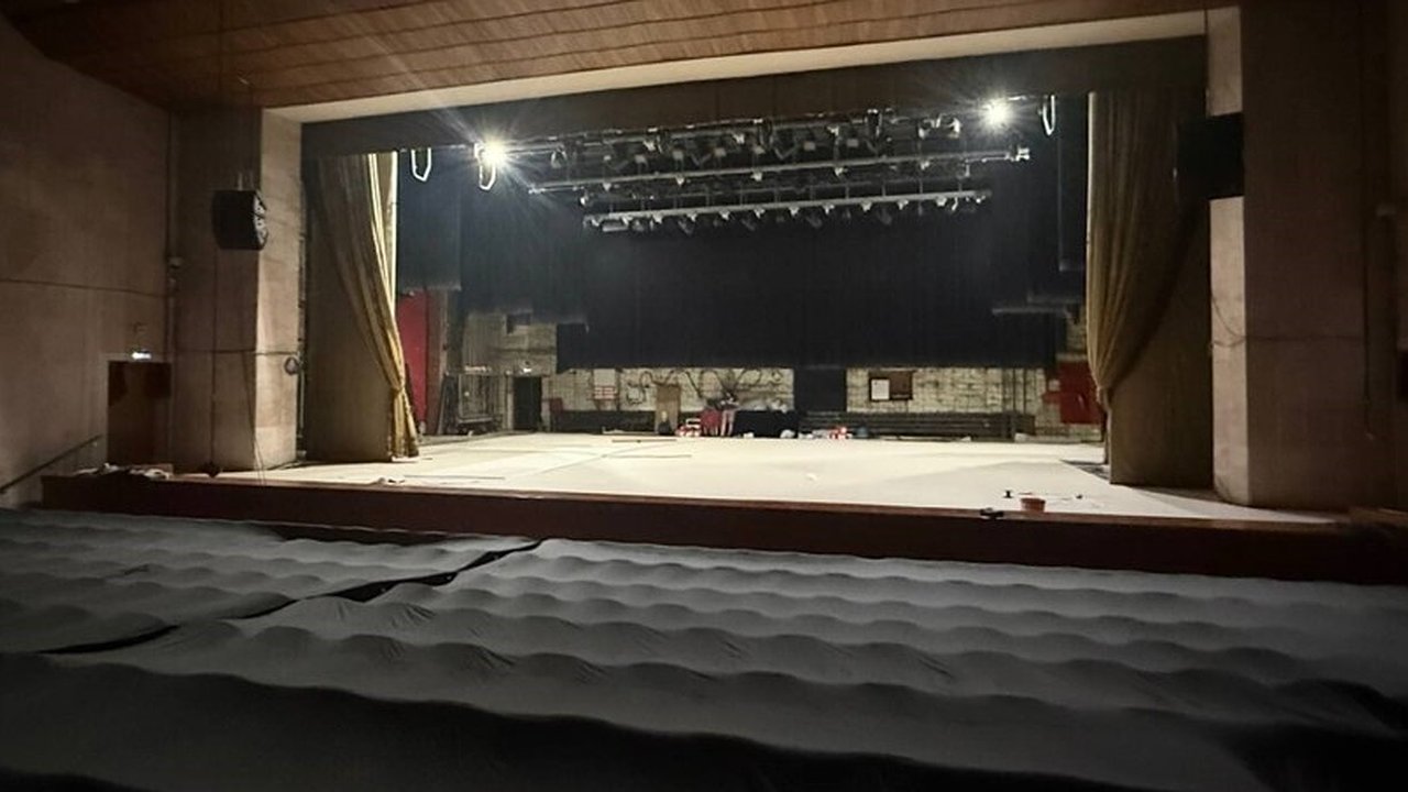 Главная картинка новости: Во Владимире начали масштабный ремонт Областного дворца культуры и искусства