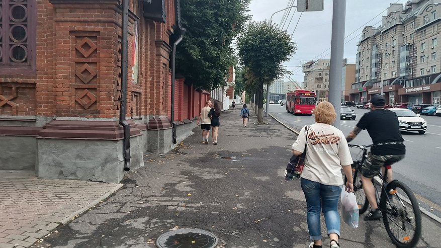 Главная картинка новости: Наливаю молоко в банку и оставляю на ночь: наутро мажу домашний сыр "Филадельфия" на хлеб