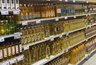 Миниатюра новости: Просто жижа желтого цвета - Роскачество оценило марки растительного масла, которые чаще всего берут россияне: это нельзя покупать даже по большой скидке