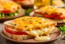 Миниатюра новости: Заменят любую пиццу – рецепт вкуснейших горячих бутербродов без духовки: легко, а главное – делается за считанные минуты