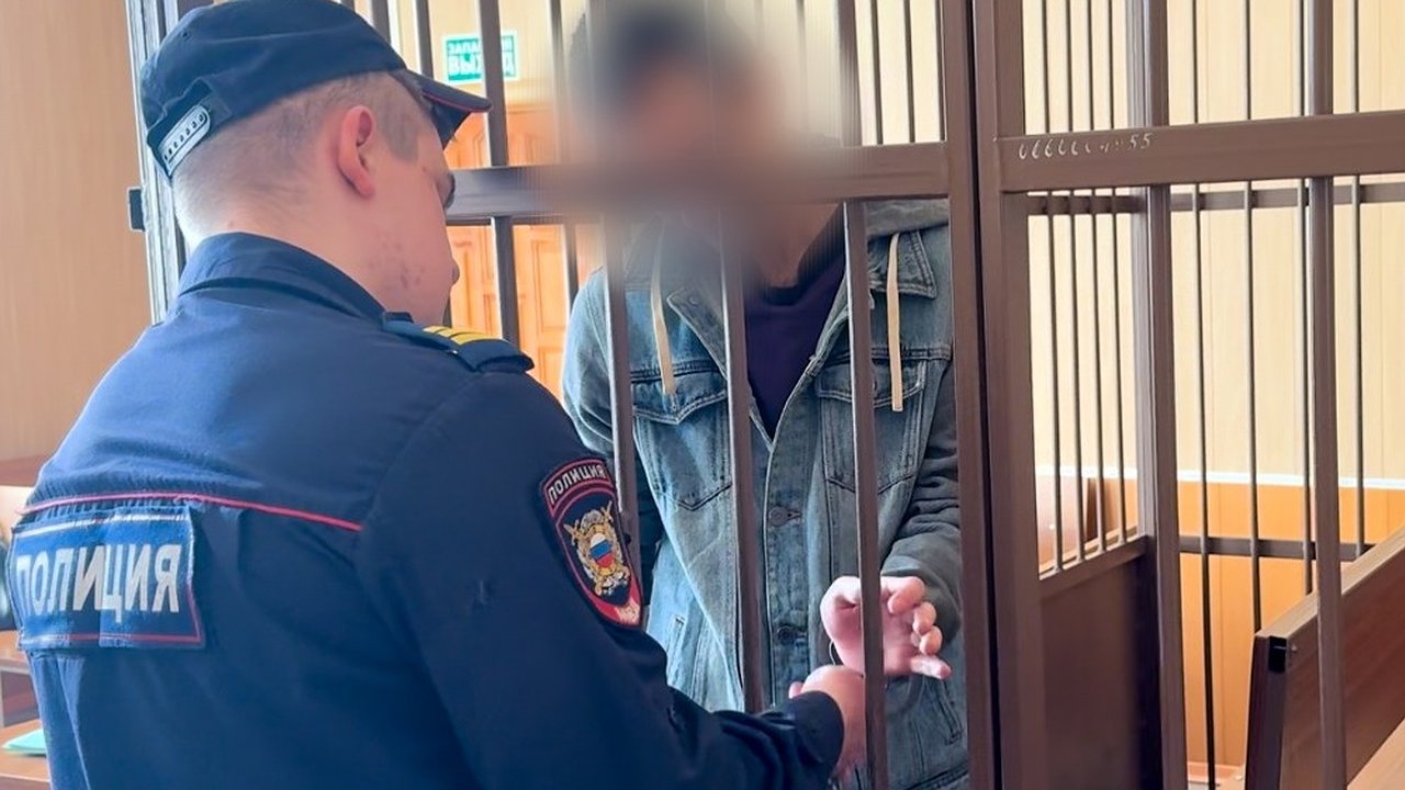 Главная картинка новости: Во Владимире восемь участников схемы фиктивной регистрации мигрантов отправят под суд