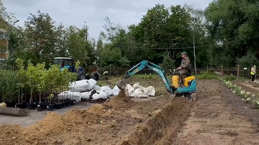 Главная картинка новости: Владимирскую музыкальную школу №1 окружат деревьями и цветниками
