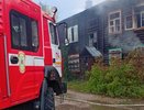 В Киржаче сгорел расселённый деревянный многоквартирный дом на улице Фрунзе