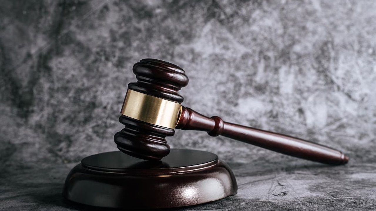 Главная картинка новости: Ковровчанку будут судить за фиктивную прописку 19 иностранцев в своей квартире