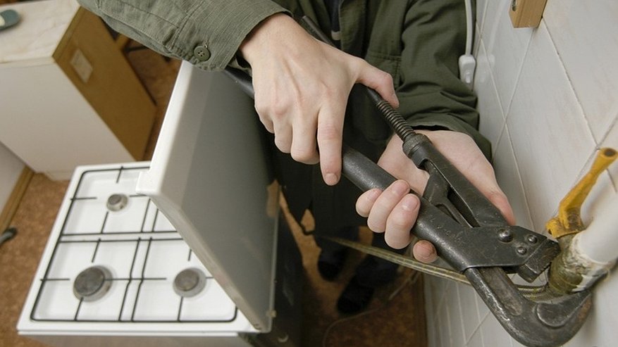 Главная картинка новости: В Муроме приставы помогли газовой службе попасть в квартиру должницы