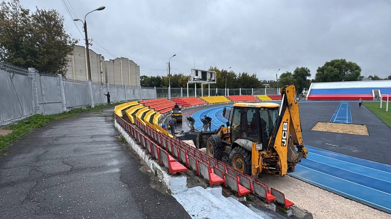 Главная картинка новости: Стадион «Лыбедь» во Владимире ремонтируют к знаковому футбольному матчу