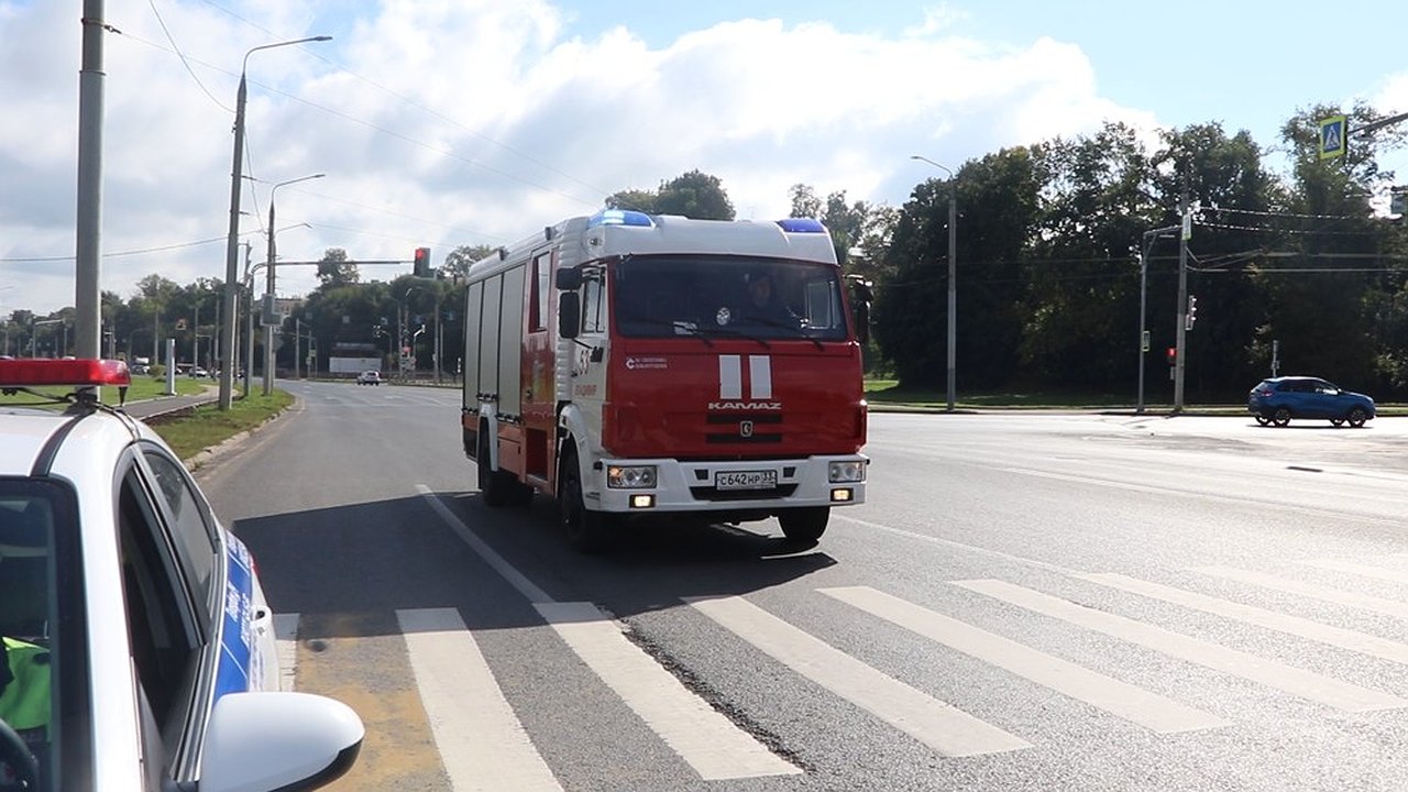 Главная картинка новости: Во Владимире прошёл совместный рейд МЧС и ГИБДД по пропуску спецмашин