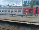 «Он же ребенок, ему всё можно. Попробуйте только рот открыть»: мама с сыном испортили поездку всему вагону – но пассажиры терпеть не стали