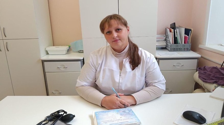 Главная картинка новости: В Пирово-Городищах начал принимать пациентов новый заведующий ФАПом