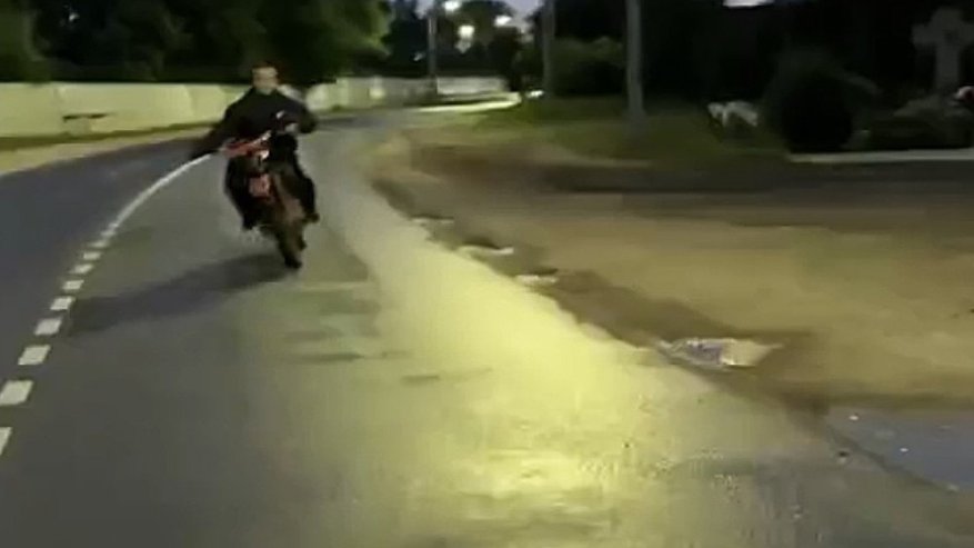 Главная картинка новости: В Судогодском районе подросток на мотоцикле сбил ровесника во время совершения трюка
