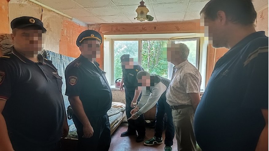 Главная картинка новости: В Вязниках мужчина избил приятеля пытаясь снять золотое кольцо с его руки