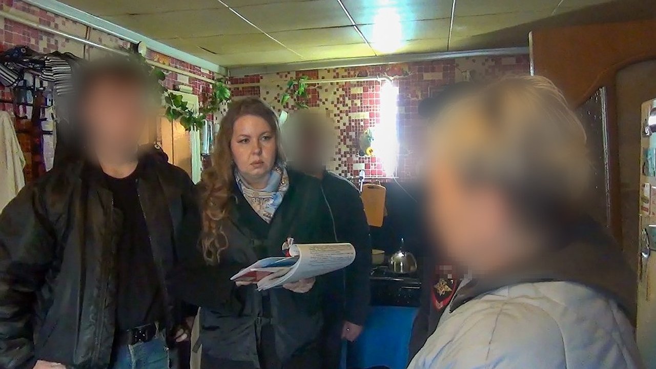 Главная картинка новости: Жительницу Владимира будут судить за убийство гостя ножом во время застолья