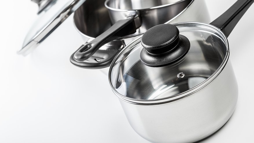 Главная картинка новости: Две ложки — и стеклянные крышки сияют. Убираем жир и налет без усилий