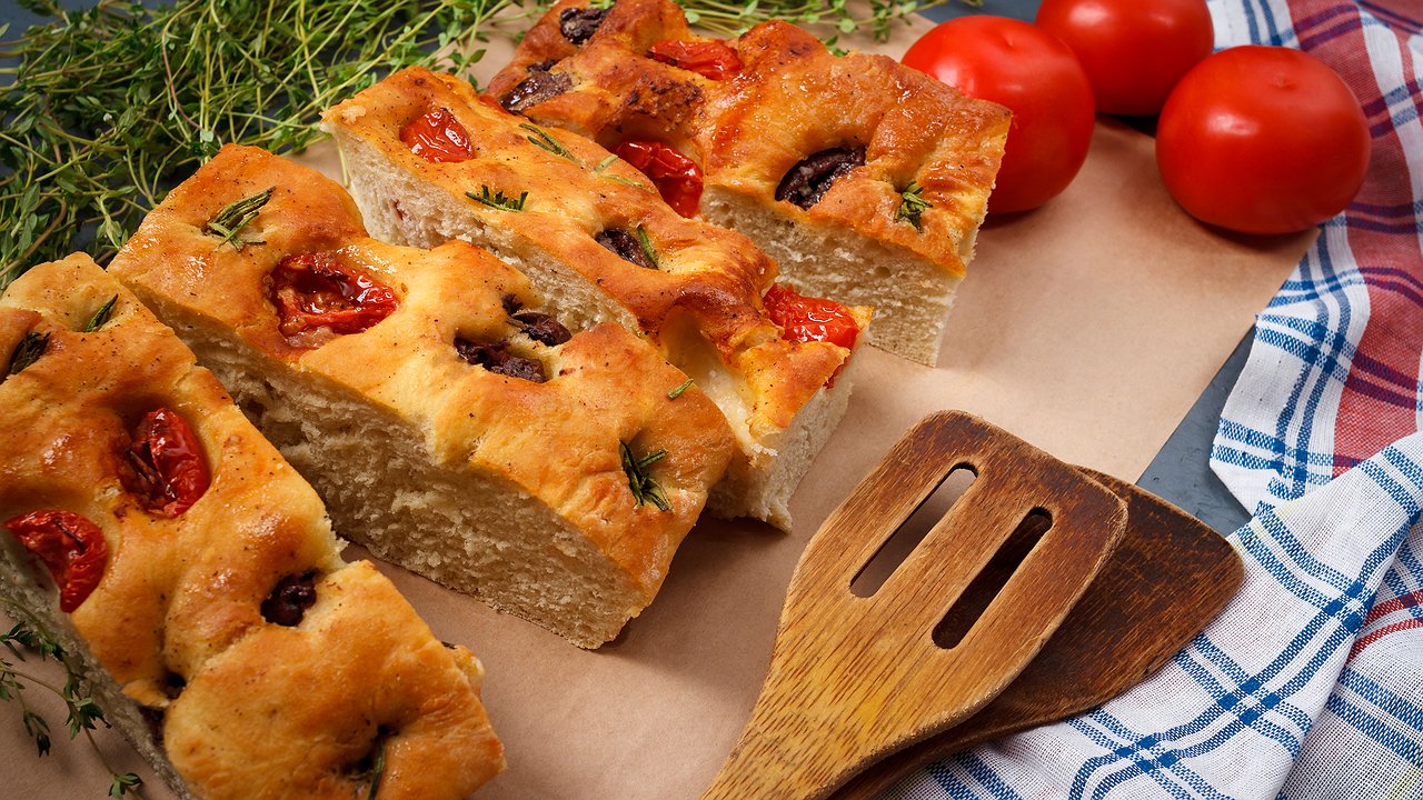 Главная картинка новости: Пирог из батона: Готовится проще бутерброда, а результат впечатляет