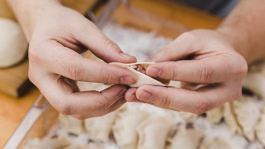 Главная картинка новости: Как добиться сочности: секрет пельменей от шеф-повара