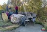 Миниатюра новости: На трассе под Камешковом спасатели вытащили водителя из разбитой бетономешалки