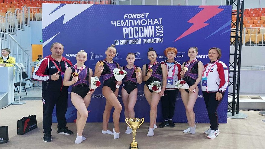 Главная картинка новости: Владимирские гимнастки впервые стали чемпионками России в командном многоборье