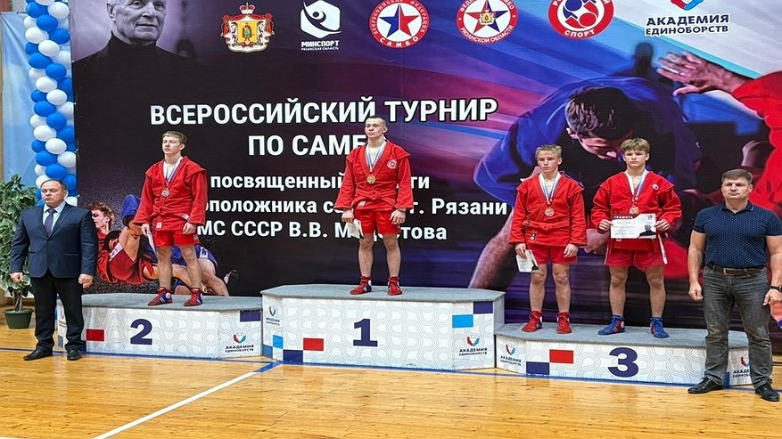 Главная картинка новости: Владимирские самбисты взяли «золото», «серебро» и «бронзу» всероссийских турниров