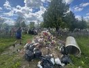 На сельском кладбище во Владимирской области устроили свалку