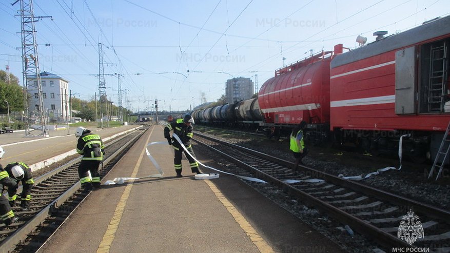 Главная картинка новости: На железнодорожном вокзале Коврова прошли пожарно-тактические учения