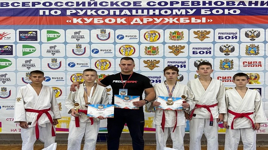 Главная картинка новости: Владимирцы взяли «золото» и «бронзу» «Кубка Дружбы» по рукопашному бою в Ставрополе