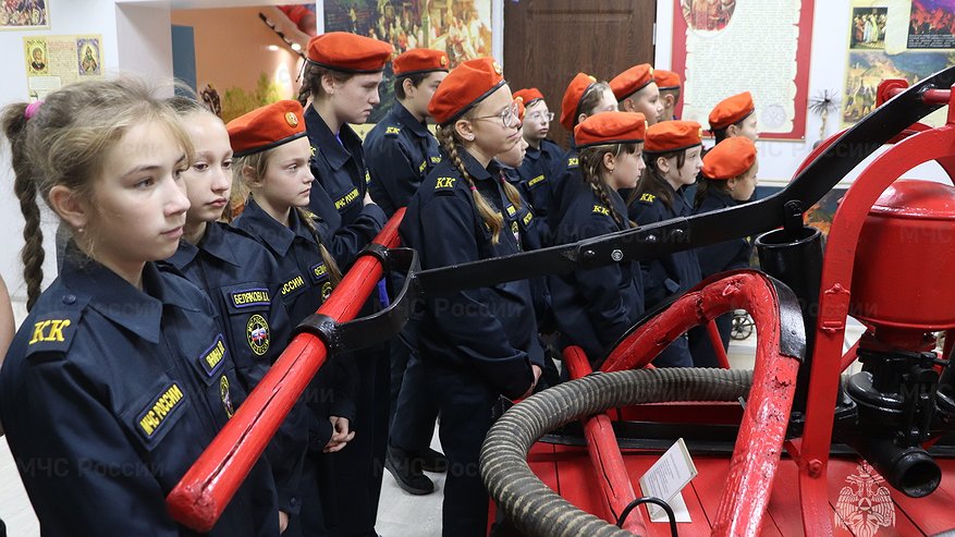 Главная картинка новости: Кадеты из Гусь-Хрустального посетили Музей пожарной охраны Владимирской области