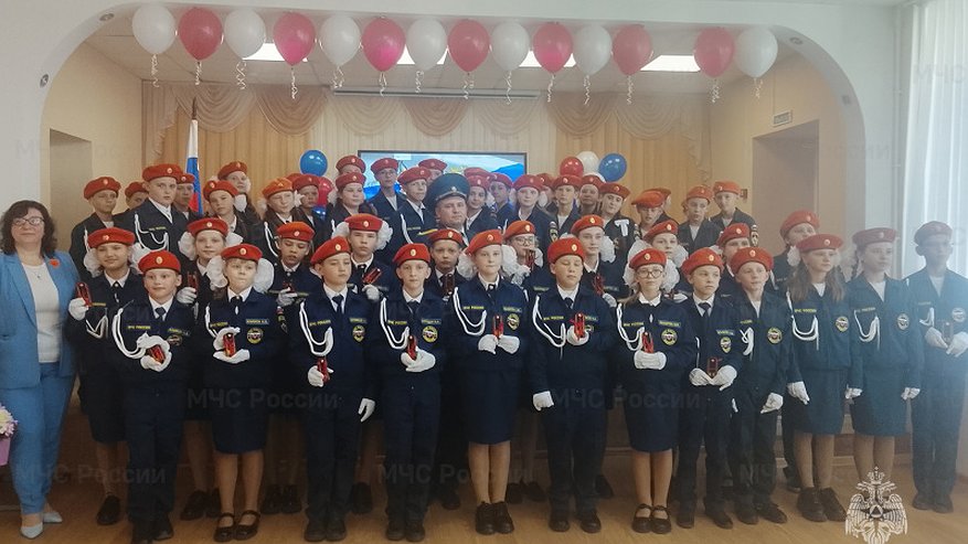 Главная картинка новости: Школьники Гусь-Хрустального района пополнили ряды кадетского пожарного братства