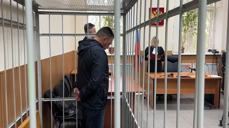 Главная картинка новости: Главу города Владимира Дмитрия Наумова оставили под стражей до конца декабря