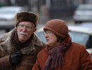 За сплетни у подъезда теперь грозят штраф и арест: бабушки в шоке от новых правил