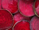 Варю свеклу 15 минут по методу шеф-повара: получается вкусной, сладкой и не "водянистой" — все дело в корочке хлеба