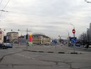 Почему на столбах мигают красно-синие огни и как они связаны с дорожными камерами