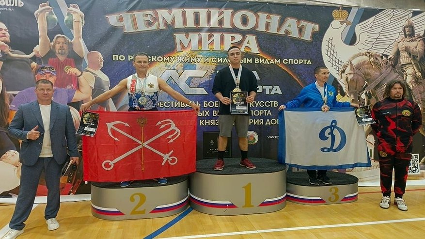 Главная картинка новости: Владимирские судебные приставы взяли медали чемпионата по русскому жиму в Суздале