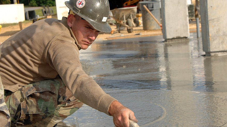 Главная картинка новости: Какой материал сделает бетон непроницаемым: 10% специального порошка в цемент — и фундамент выдержит даже потоп